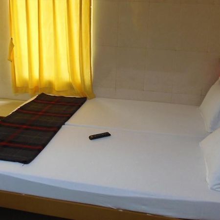 蒂鲁帕蒂Kvr Deluxe Residency别墅 客房 照片